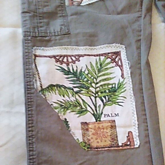 Plant Lover Upcycled Wrangler Cargo Pants 32 x 34 Khaki Patches Unisex Baggy - Picture 11 of 12